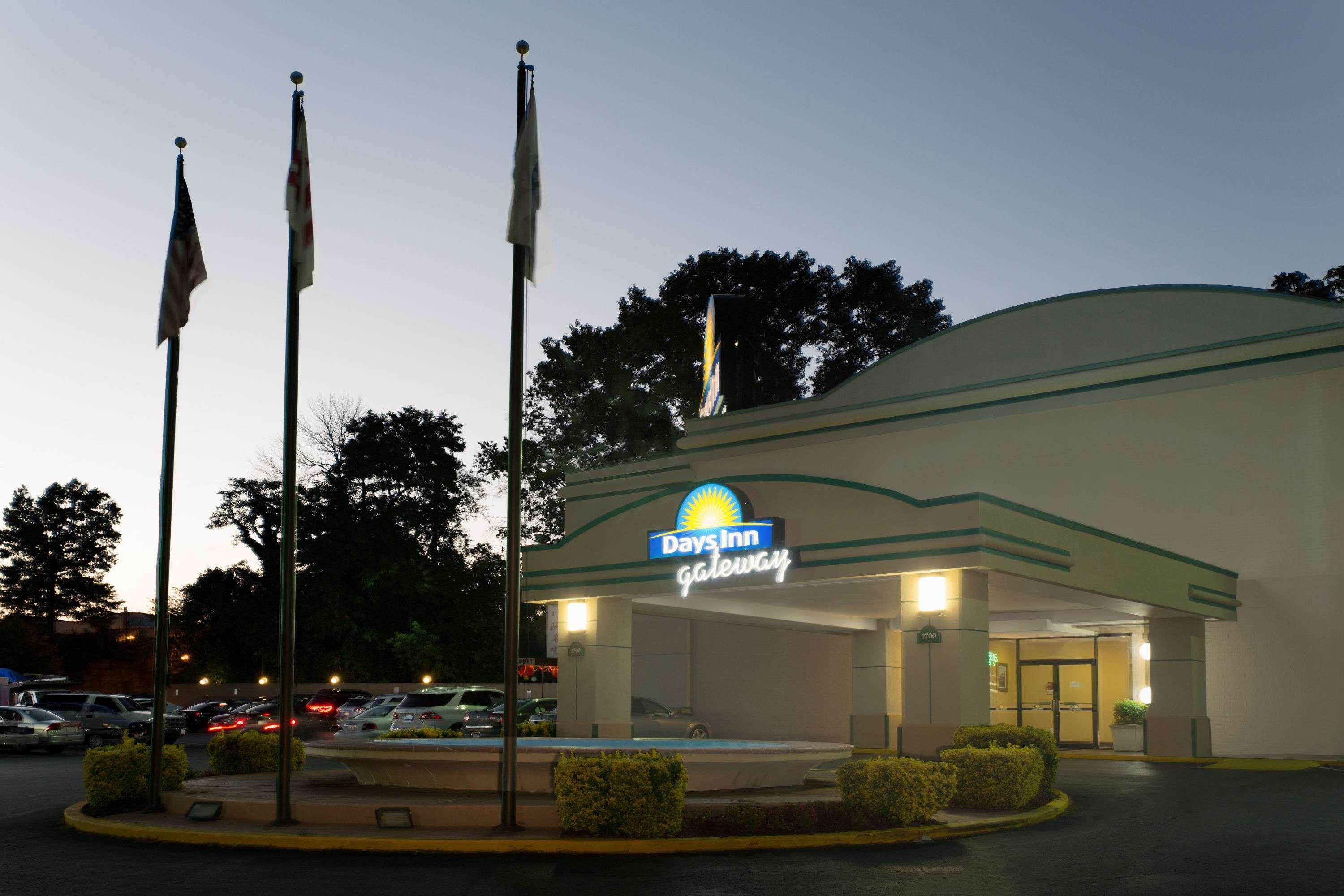 Days Inn By Wyndham Washington Dc/Gateway Экстерьер фото